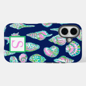 Preppy-Muscheln auf Navy Blue Background Monogram Case-Mate iPhone Hülle (Rückseite (Horizontal))