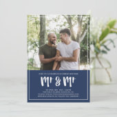 Preppy Navy Blue Mr & Mr. Brush Script Wedding Einladung (Stehend Vorderseite)