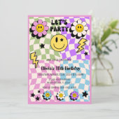 Preppy Pastel Y2K Retro Happy Face Party Geburtsta Einladung (Stehend Vorderseite)