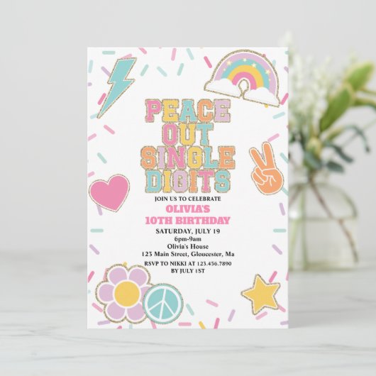 Preppy Patch Peace Out Single Digits 10. Geburtsta Einladung (Stehend Vorderseite)