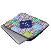 Preppy Patchwork Madras Navy Quatrefoil Monogram Laptopschutzhülle (Vorne Knopf)