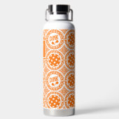 Preppy Pickleball Damast - Oranges Dink-Muster Trinkflasche (Rückseite)