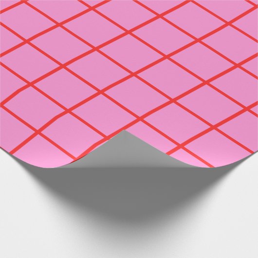 Preppy Pink and Red Grid Pattern Geschenkpapier (Ecke)