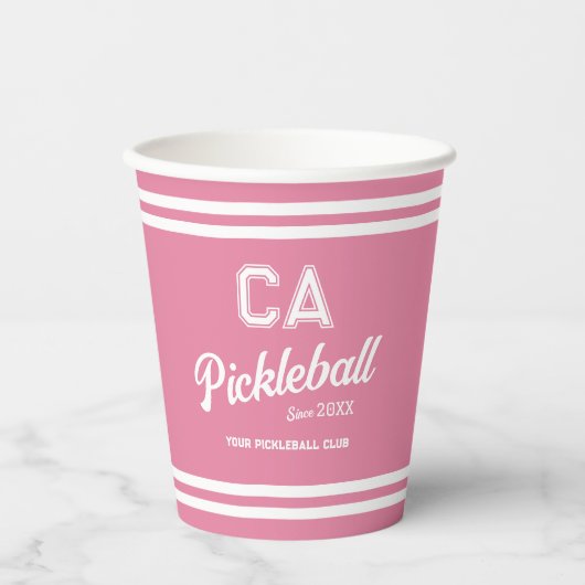Preppy Pink Pickleball Club Custom Wappen Party Pappbecher (Vorderseite)