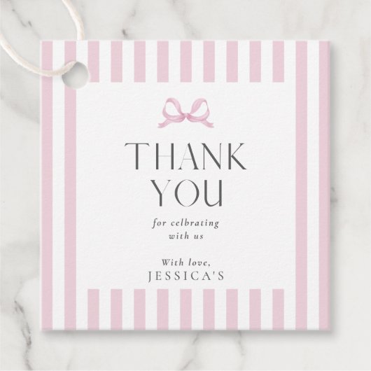 Preppy Pink Striped Bow Baby Showmarke Geschenkanhänger (Vorderseite)