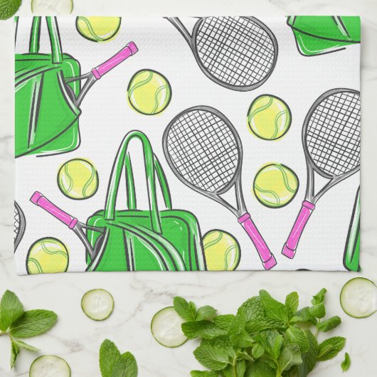 Preppy Pink Tennis Racquet Grünes Muster Geschirrtuch (Gefaltet)