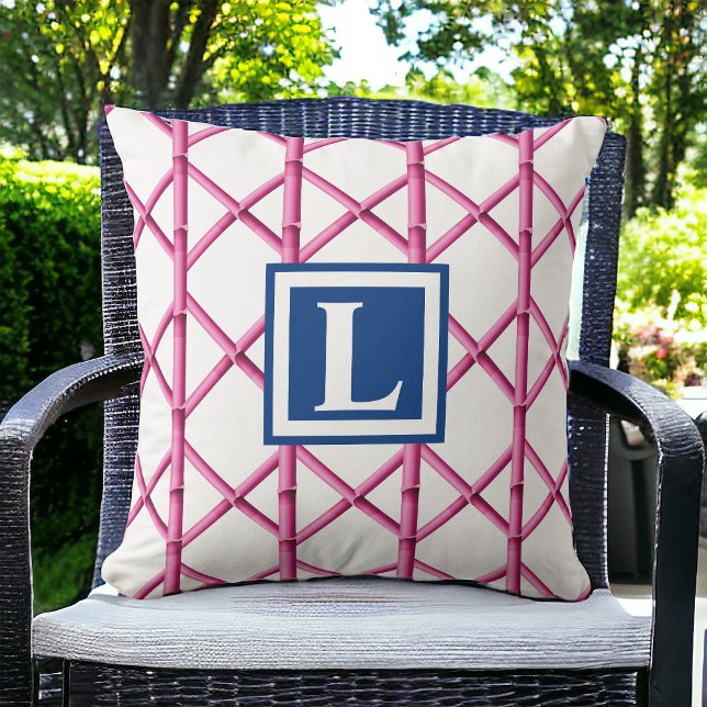 Preppy Pink Trellis Bamboo Muster Monogram Kissen (Von Creator hochgeladen)