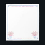 Preppy Pink und Blue Custom Stationer mit Namen Notizblock<br><div class="desc">Eleganter griechischer Eckrand mit Wasserfarbe Sakura blüht in einer Ingwer-Vase. Sie können die Farbe des Randes (derzeit ein Pulverblau) ändern,  indem Sie die Hintergrundfarbe der Seite ändern (um dies zu tun,  "klicken Sie,  um weiter zu personalisieren" unter dem Sie Ihren Text eingeben).</div>