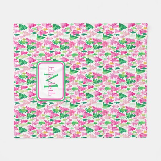 Preppy Pink und Green Christmas Trees Monogram Fleecedecke (Vorderseite (Horizontal))