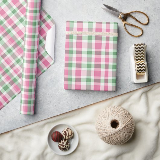 Preppy Pink und Green Kariert Geschenkpapier (Kunsthandwerk)
