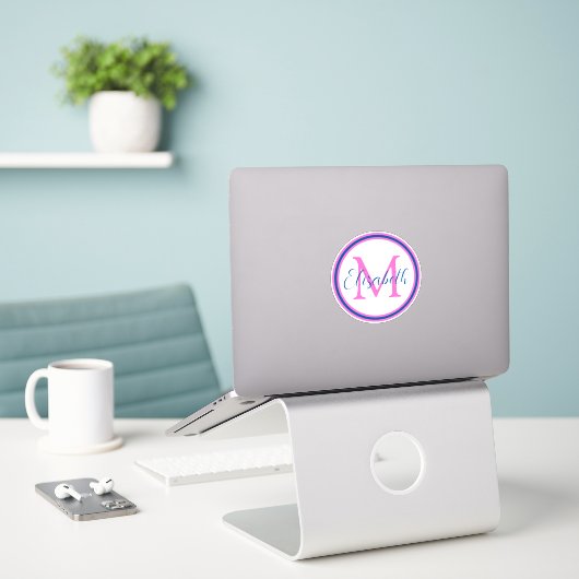 Preppy Pink und Navy Blue Monogram Aufkleber (Laptop auf Schreibtisch)