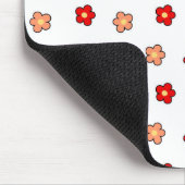Preppy rosa rotes Blume Muster Weißer Hintergrund Mousepad (Ecke)