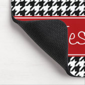 Preppy rotes und schwarzes Hahnentrittmuster Mousepad (Ecke)