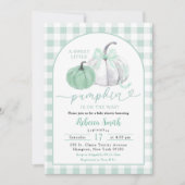 Preppy Sage Green Gingham Pumpkin Baby Dusche Einladung (Vorderseite)