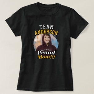 Preppy-Team [Nachname] Stolze Mutter Abschlussfoto T-Shirt