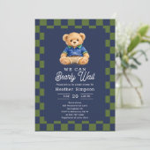 Preppy Teddy Bearly Wait Checkboard Baby Shower Einladung (Stehend Vorderseite)