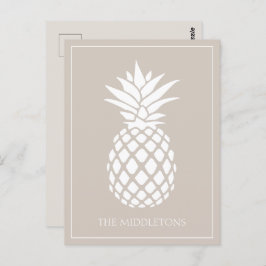 Preppy White Pineape auf Beige Postkarte