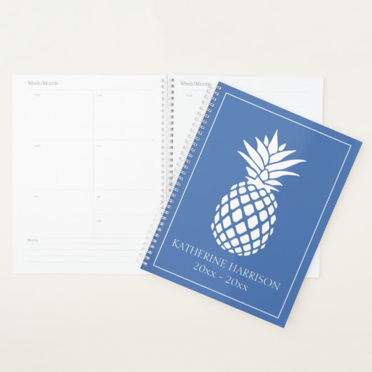 Preppy White Pineapple on Blue Planer (Anzeige)