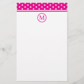 Preppy White Polka Dots auf hellrosa Monogramm Briefpapier (Vorderseite)
