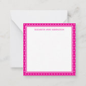 Preppy White Polka Dots auf hellrosa Monogramm Mitteilungskarte (Rückseite)