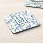 Preppy White Zebra Martinis Green Monogram Getränkeuntersetzer (Linke Seite)