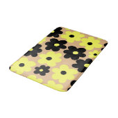 Preppy Yellow Black Floral Simple Blume Pattern Badematte (Schrägansicht)
