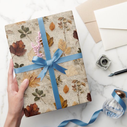 Pressen von Blätter und Skriptumbruch Geschenkpapier (Schenken)
