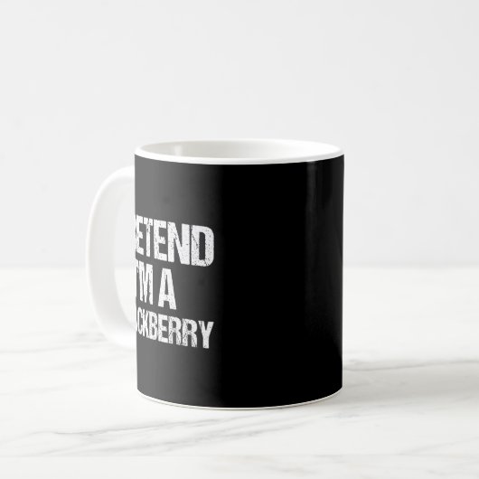 Pretend I'm A Blackberry Funny Lazy Halloween Cost Kaffeetasse (Vorderseite Links)