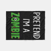 Pretend I'm A Zombie Lazy Funny Zombie Halloween C Fleecedecke (Vorderseite (Horizontal))