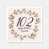 Pretty 102nd birthday blush pink floral serviette (Vorderseite)