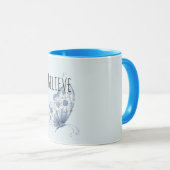 Pretty Blue Believe Butterfly Tasse (VorderseiteRechts)