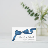 Pretty Blue Bow Beauty QR Code Visitenkarte (Stehend Vorderseite)
