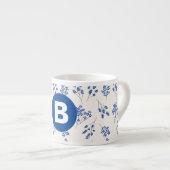 Pretty Elegant Blue Floral Pattern Monogram Espressotasse (Vorderseite Rechts)