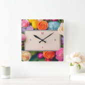 Pretty Floral Framed Roses Tulips Hydrangea Quadratische Wanduhr (Zuhause)