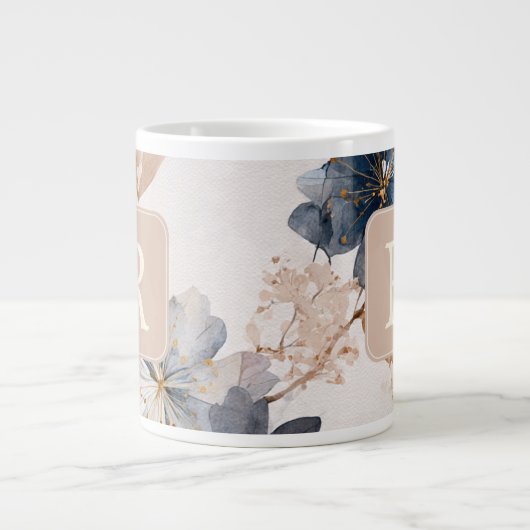 Pretty Flower Monogram Template Personalized Jumbo-Tasse (Vorderseite)