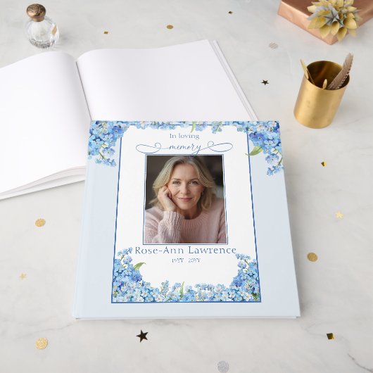 Pretty Forget-me-nots In Loving Memory Guest Book Gästebuch (Vorderseite offen)