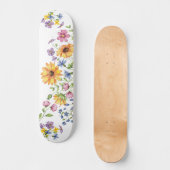 Pretty Girly Wildflowers Skateboard (Vorderseite)