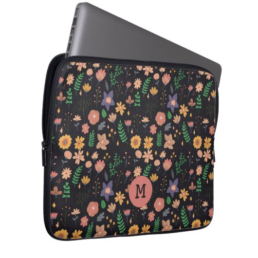 Pretty Modern Dark Floral Pattern Monogram Laptopschutzhülle (Vorne Rechts)