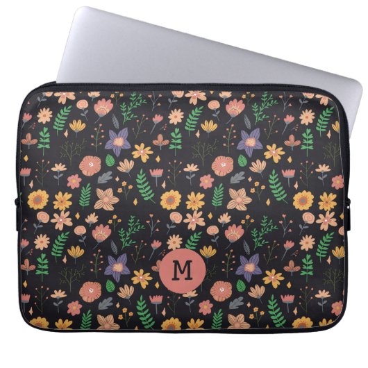 Pretty Modern Dark Floral Pattern Monogram Laptopschutzhülle (Vorderseite)