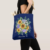 Pretty Modern Navy Sunflower & Wildflowers Design Tasche (Von Nahem)