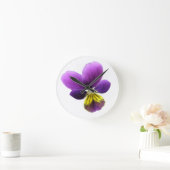Pretty Pansy Wall Clock Runde Wanduhr (Zuhause)