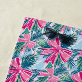 Pretty Pink Coquette Bow And Tree Sprig Pattern Strandtuch (Beispiel)