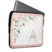 Pretty Pink Floral Script Monogram Initial Name Laptopschutzhülle (Vorne Rechts)