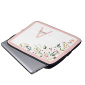 Pretty Pink Floral Script Monogram Initial Name Laptopschutzhülle (Vorne Knopf)