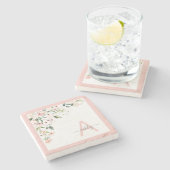 Pretty Pink Floral Script Monogram Initial Name Steinuntersetzer (Seitenansicht)