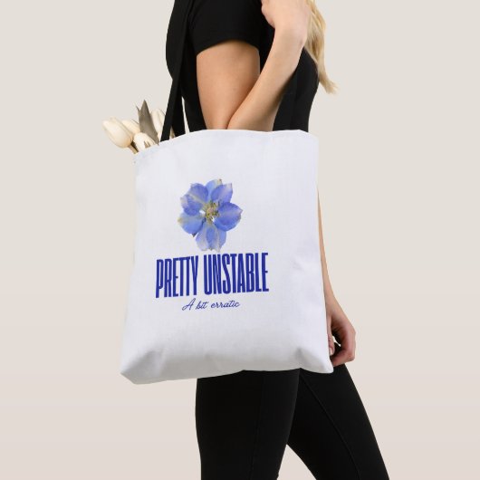 Pretty Unstable: Blue Floral Statement Tee Tasche (Von Nahem)