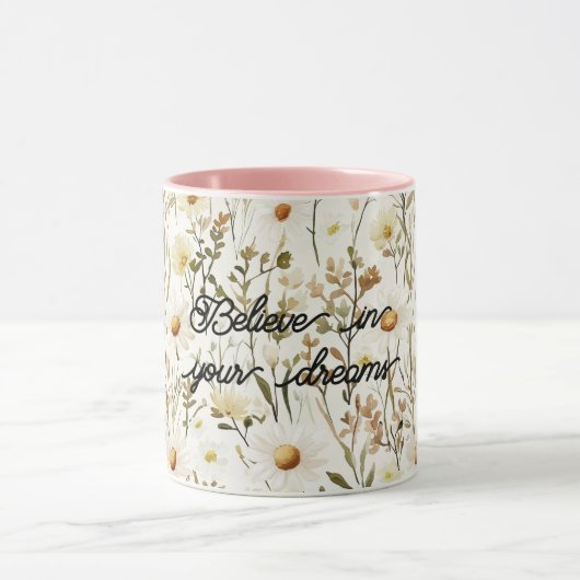 Pretty White Daisy Flowers Birthday Tasse (Zentrum)