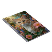 Pretty white orange cat in floral garden notizblock (Rechte Seite)