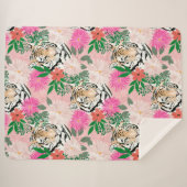 Pretty White Pink Tiger Floral Painting Sherpadecke (Vorderseite (Horizontal))