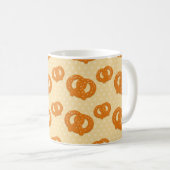 Pretzel Muster | Spaß und leckeres Snack-Design Kaffeetasse (VorderseiteRechts)
